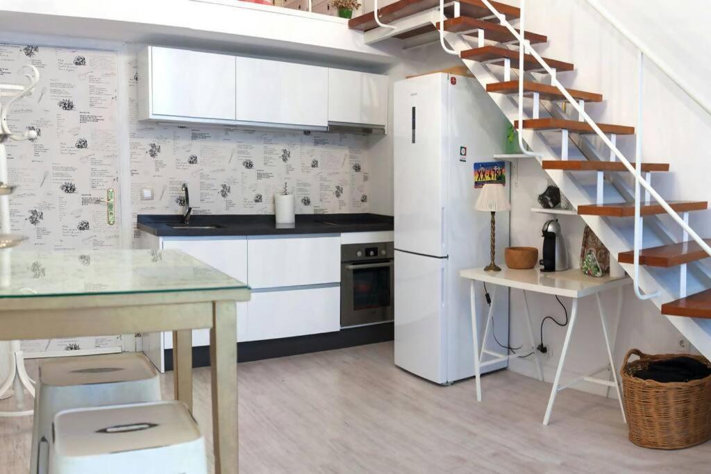 Duplex Center Parking Netflix Amazon Video Apartment Севиля Екстериор снимка