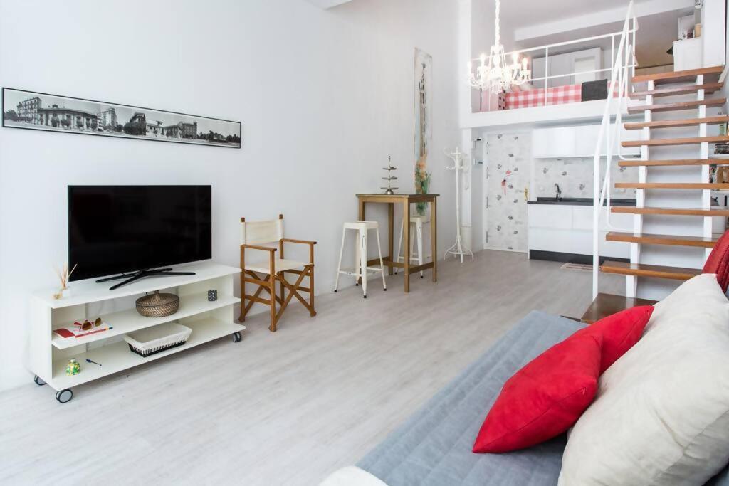 Duplex Center Parking Netflix Amazon Video Apartment Севиля Екстериор снимка